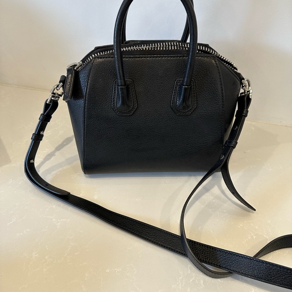 Authentic black mini Givenchy antigona with crossbody strap - Picture 6 of 7